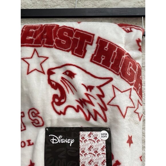 Disney High School Musical East High Wildcats Throw Blanket 50 X 70” White NEW - Picture 6 of 14